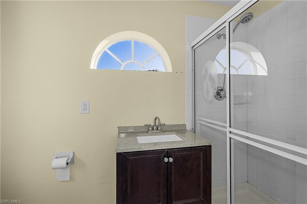 325 SE 21st St , Cape Coral, FL 33990 Photo