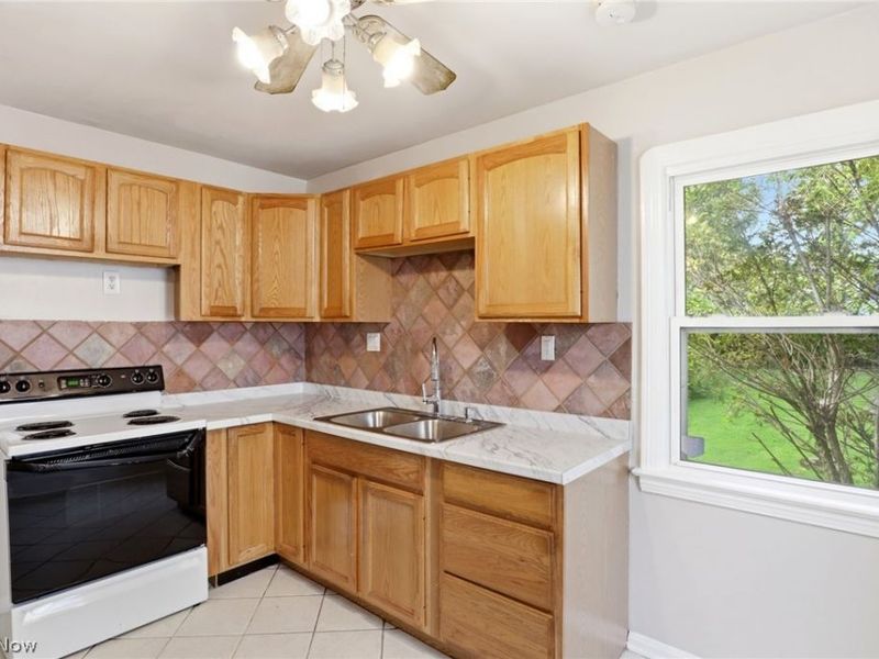4538 Telhurst Road, South Euclid, OH 44121 Photo 10