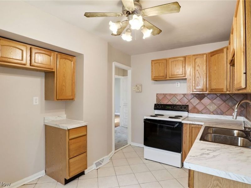 4538 Telhurst Road, South Euclid, OH 44121 Photo 9