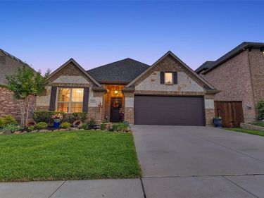4512 Seventeen Lakes Court, Fort Worth, TX 76262
