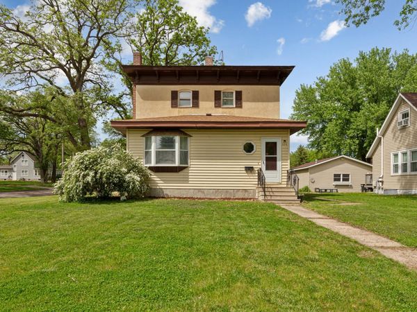 228 W 4th Street , Blue Earth, MN 56013