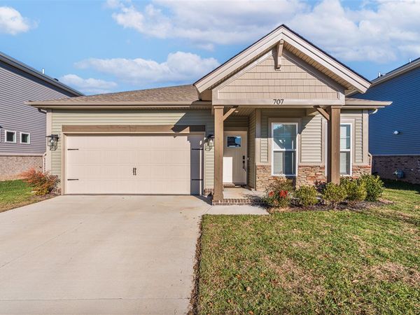 707 Big Leaf Avenue , Bowling Green, KY 42104