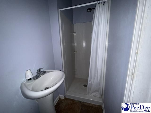 2398 Hotel St Photo 18