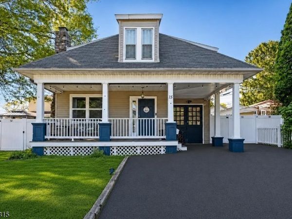 15 Center St, Mount Olive, NJ 07828