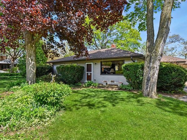 6968 118th STREET, Franklin, WI 53132