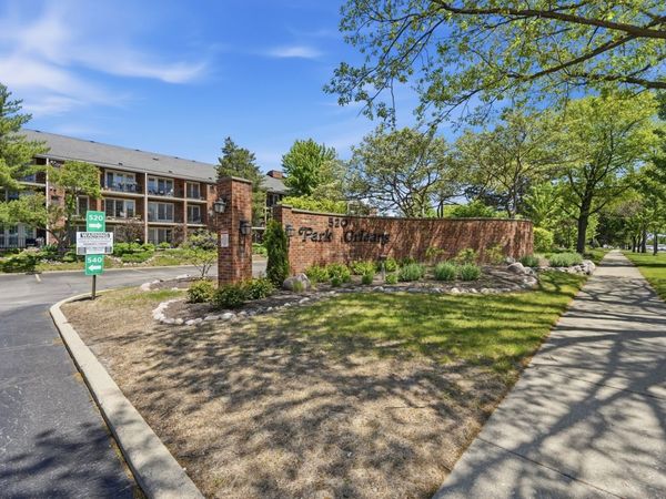 520 Biesterfield Road, Unit 119f, Elk Grove Village, IL 60007