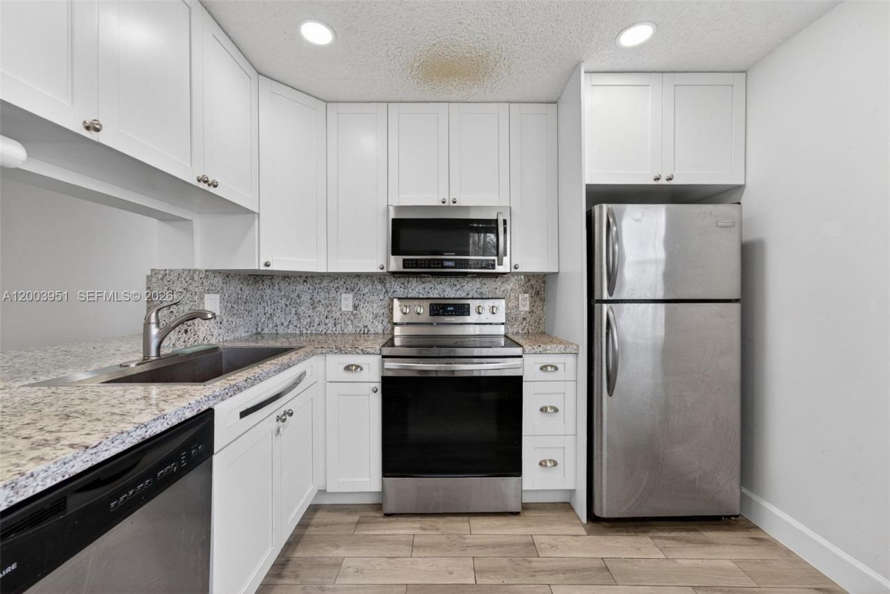 889 Hamilton Dr , Unit 889D, Homestead, FL 33034 Photo
