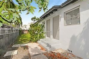 3581 SW 17th St , Unit front, Miami, FL 33145 Photo