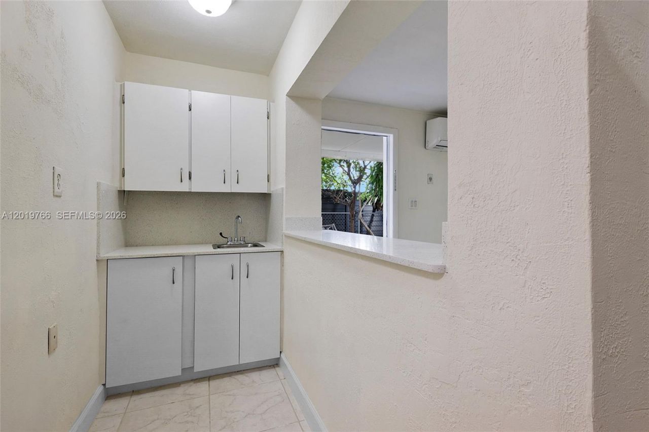 Please Call For Address, Miami, FL 33126 Photo