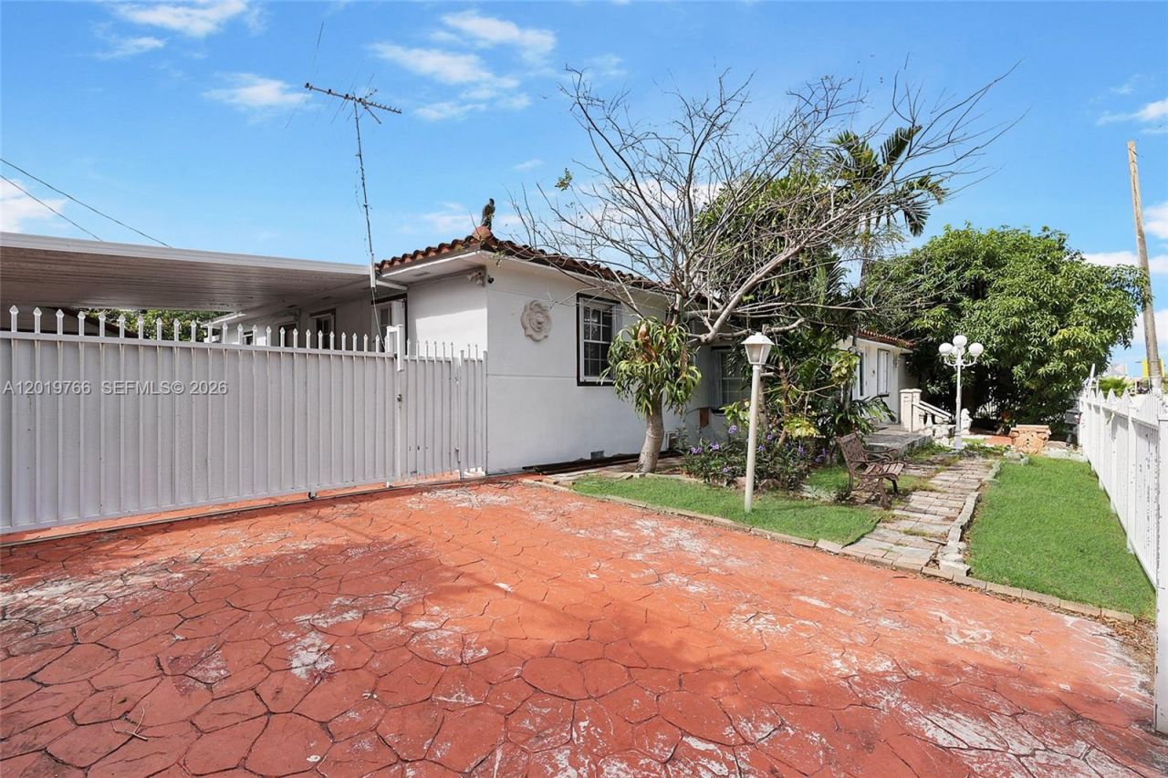 Please Call For Address, Miami, FL 33126 Photo