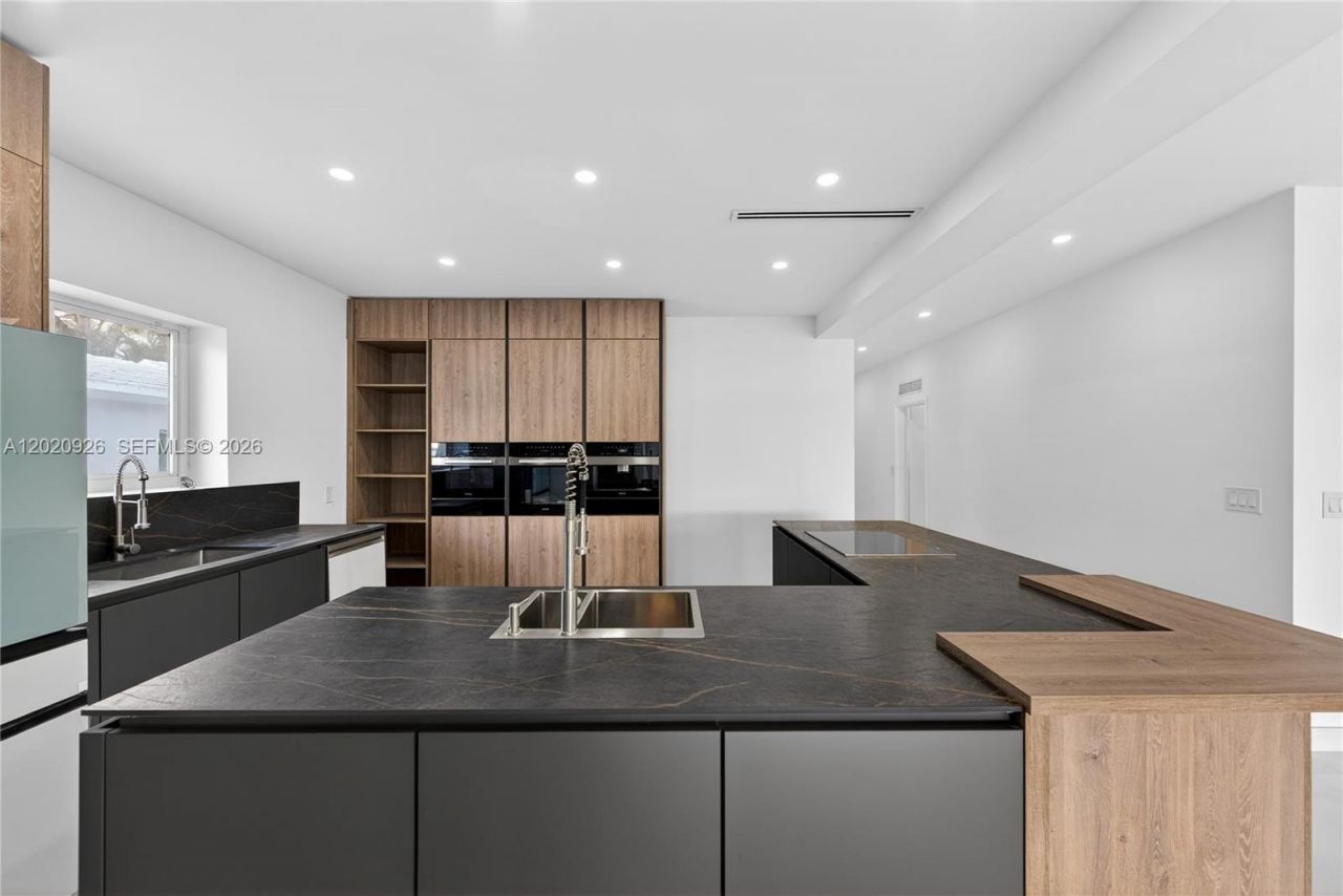 1101 S Shore Dr, Unit 1, Miami Beach, FL 33141 Photo
