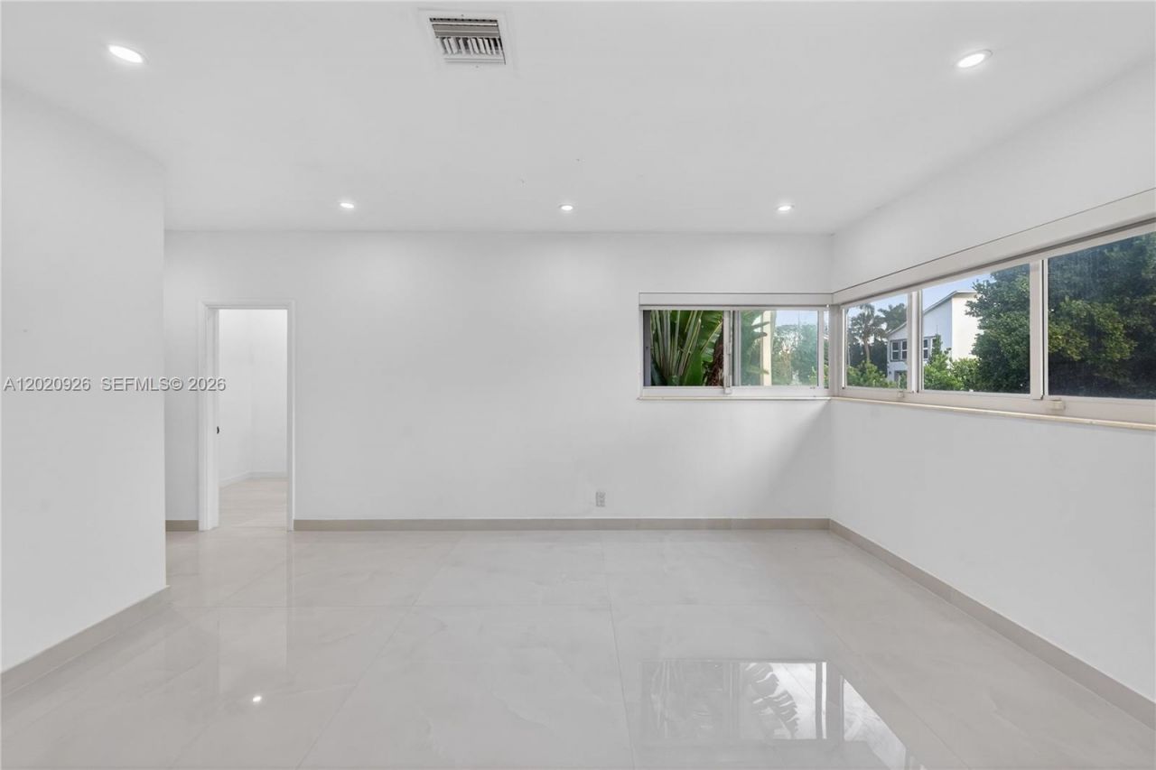 1101 S Shore Dr, Unit 1, Miami Beach, FL 33141 Photo