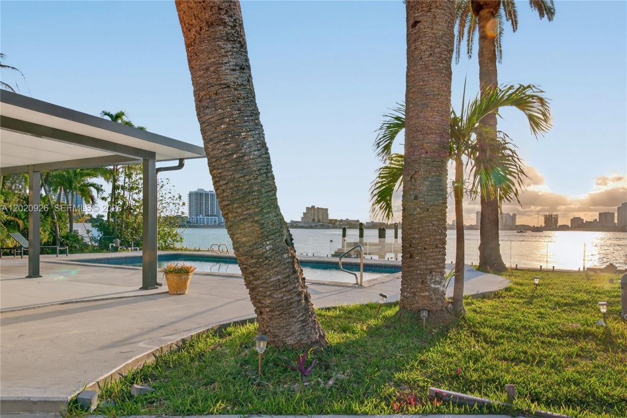 1101 S Shore Dr , Unit 1, Miami Beach, FL 33141 Photo