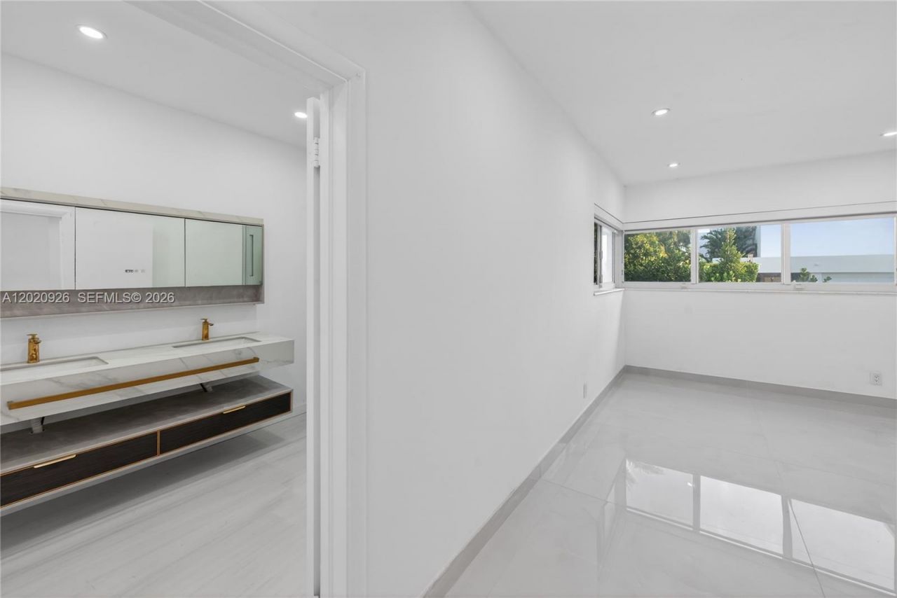 1101 S Shore Dr, Unit 1, Miami Beach, FL 33141 Photo