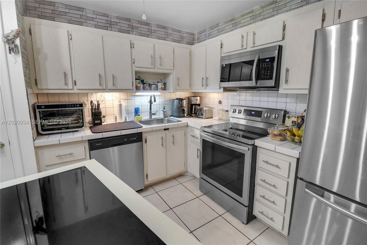 4851 NW 21st St, Unit 107, Lauderhill, FL 33313 Photo