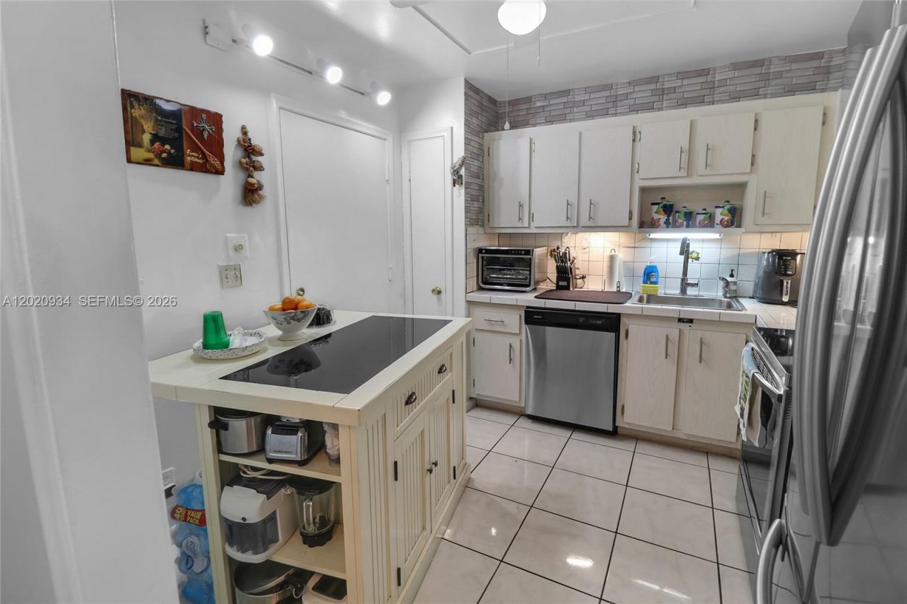 4851 NW 21st St, Unit 107, Lauderhill, FL 33313 Photo