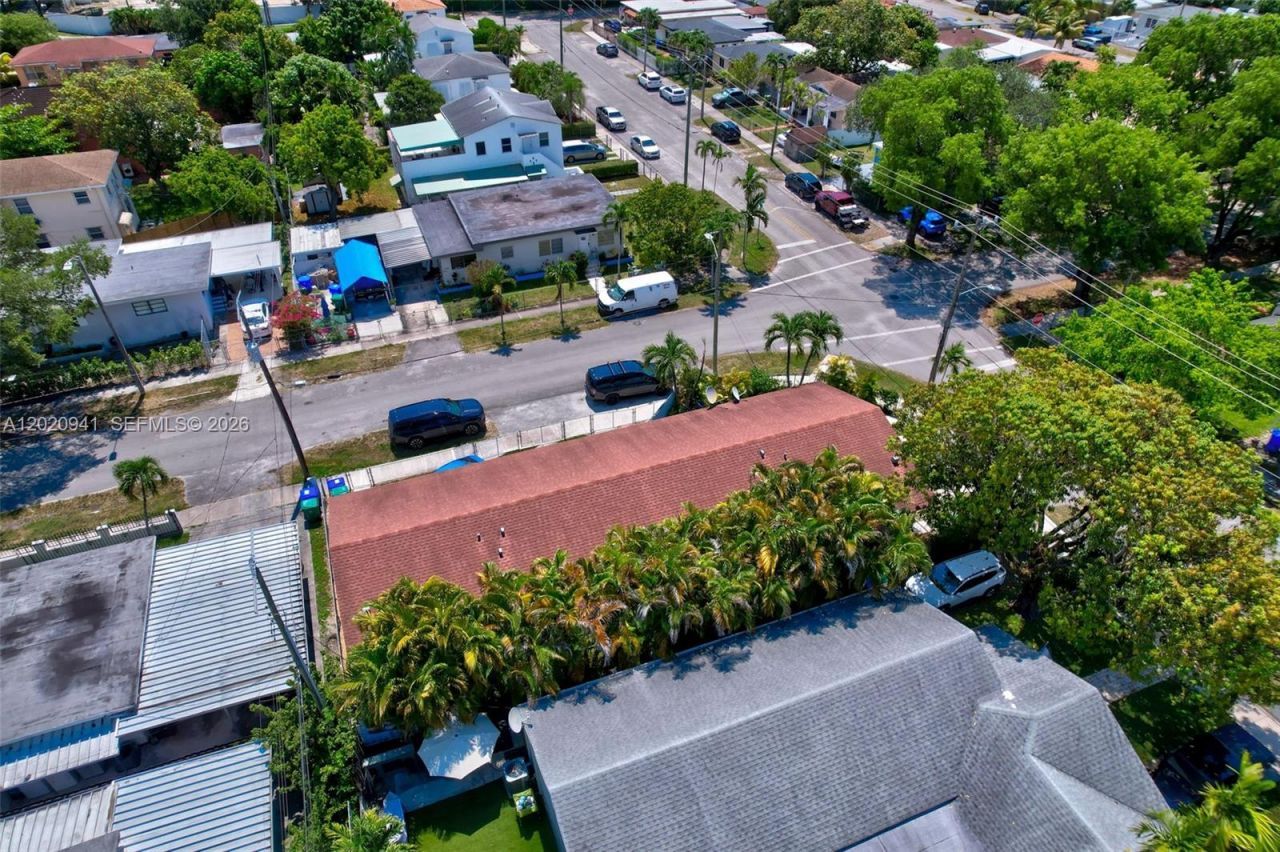 3501 SW 12th St , Miami, FL 33135 Photo