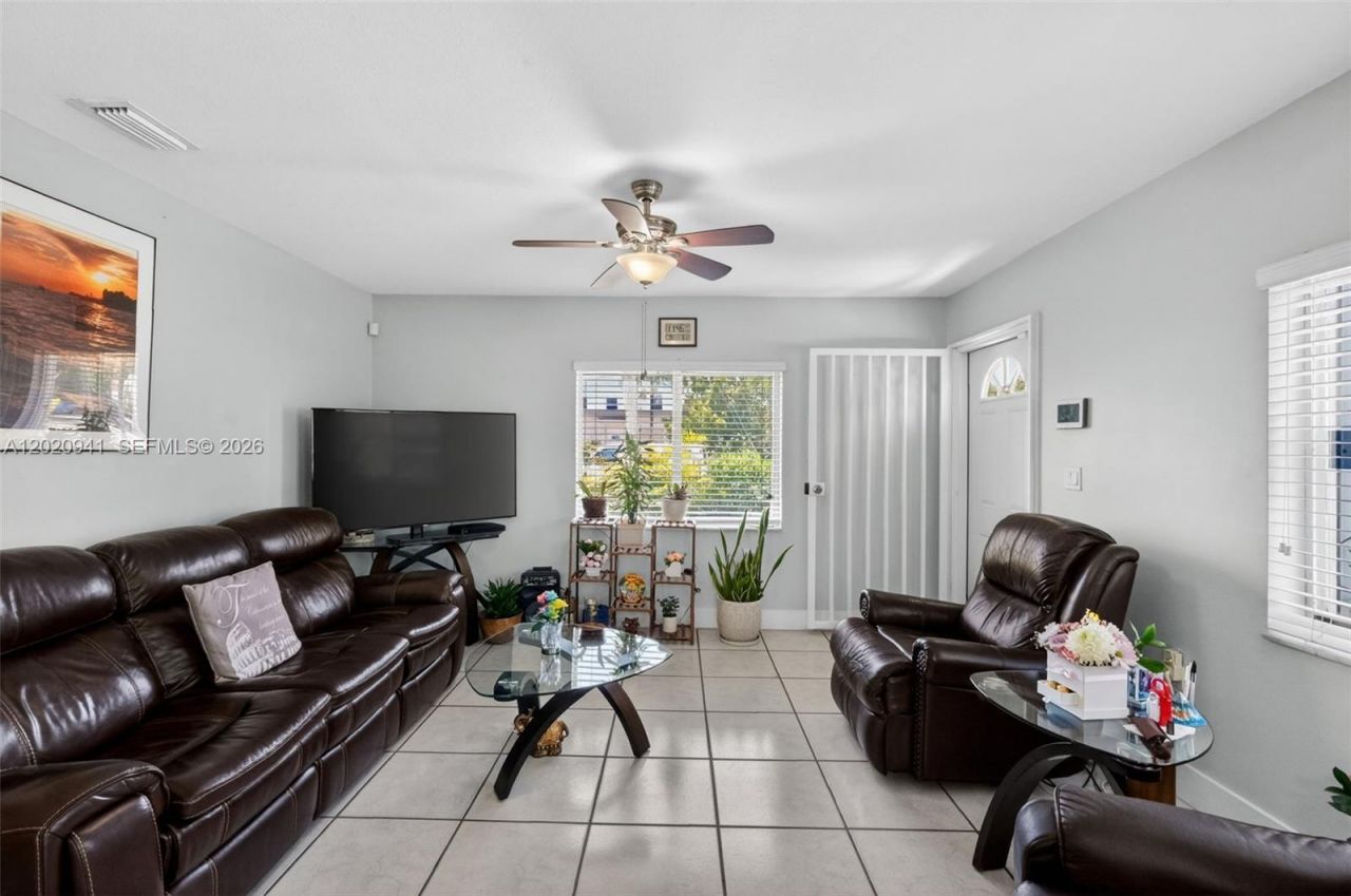 3501 SW 12th St , Miami, FL 33135 Photo