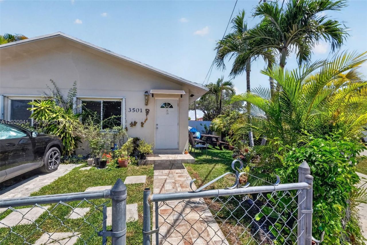 3501 SW 12th St , Miami, FL 33135 Photo