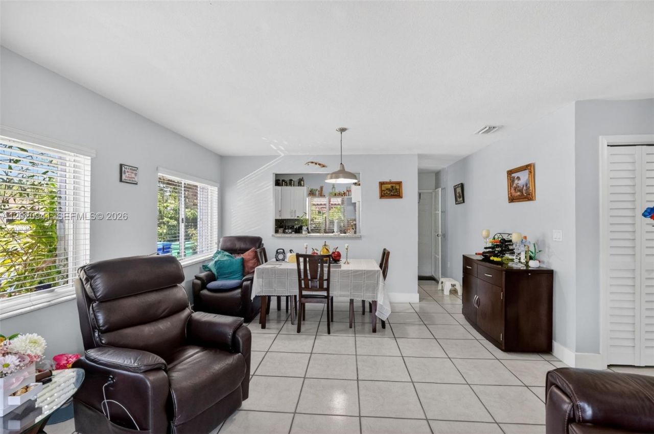 3501 SW 12th St , Miami, FL 33135 Photo
