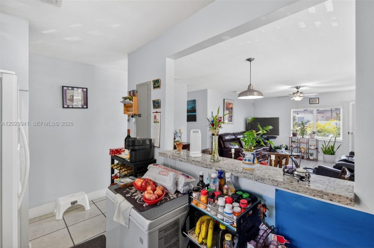 3501 SW 12th St , Miami, FL 33135 Photo