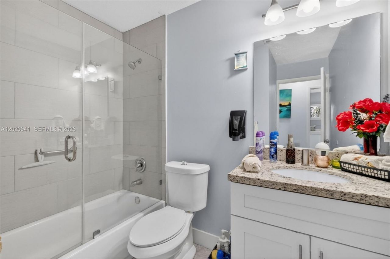 3501 SW 12th St , Miami, FL 33135 Photo