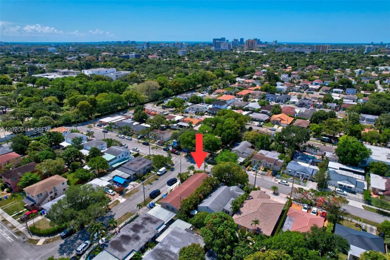 3501 SW 12th St , Miami, FL 33135 Photo