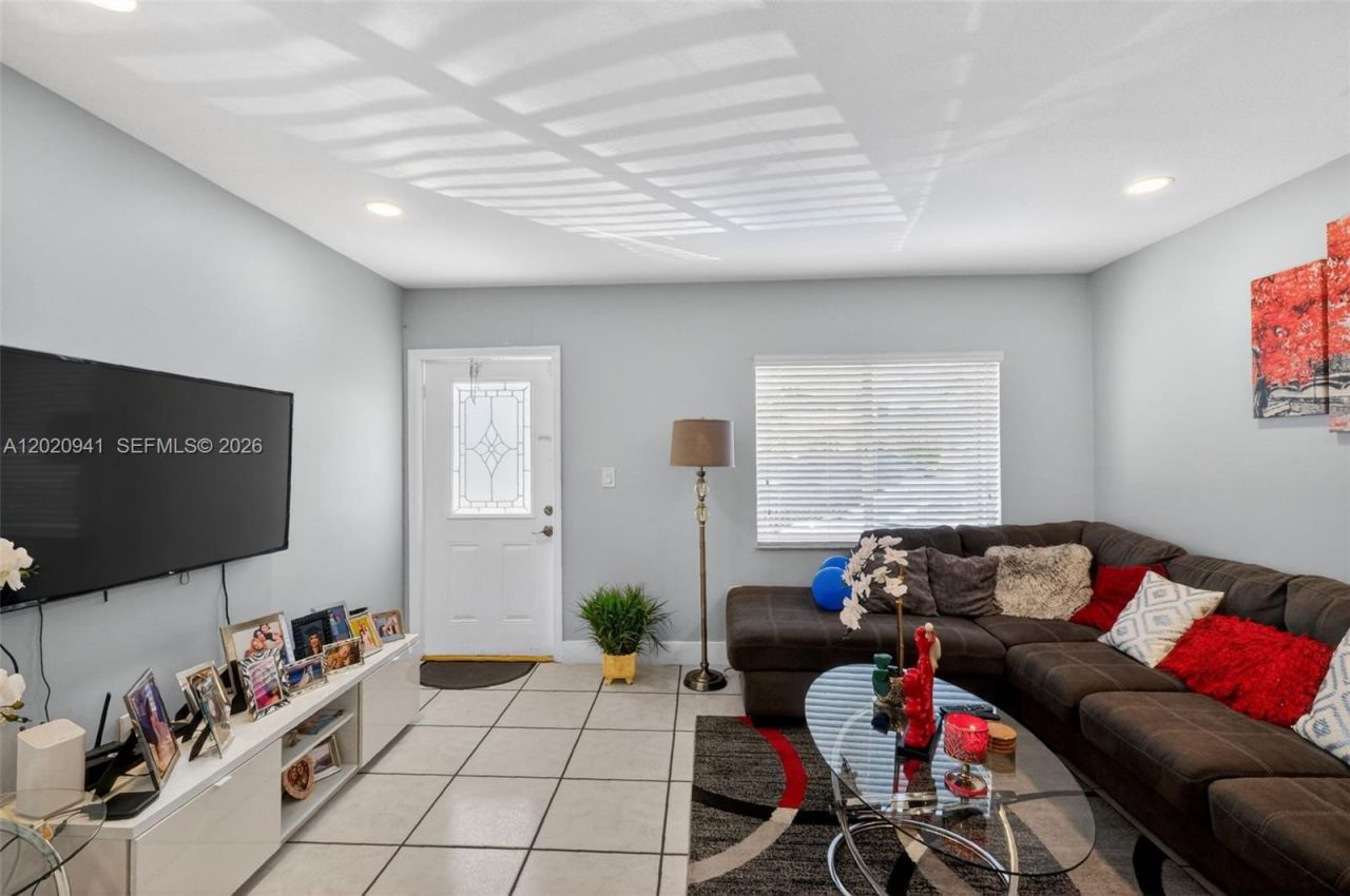 3501 SW 12th St , Miami, FL 33135 Photo