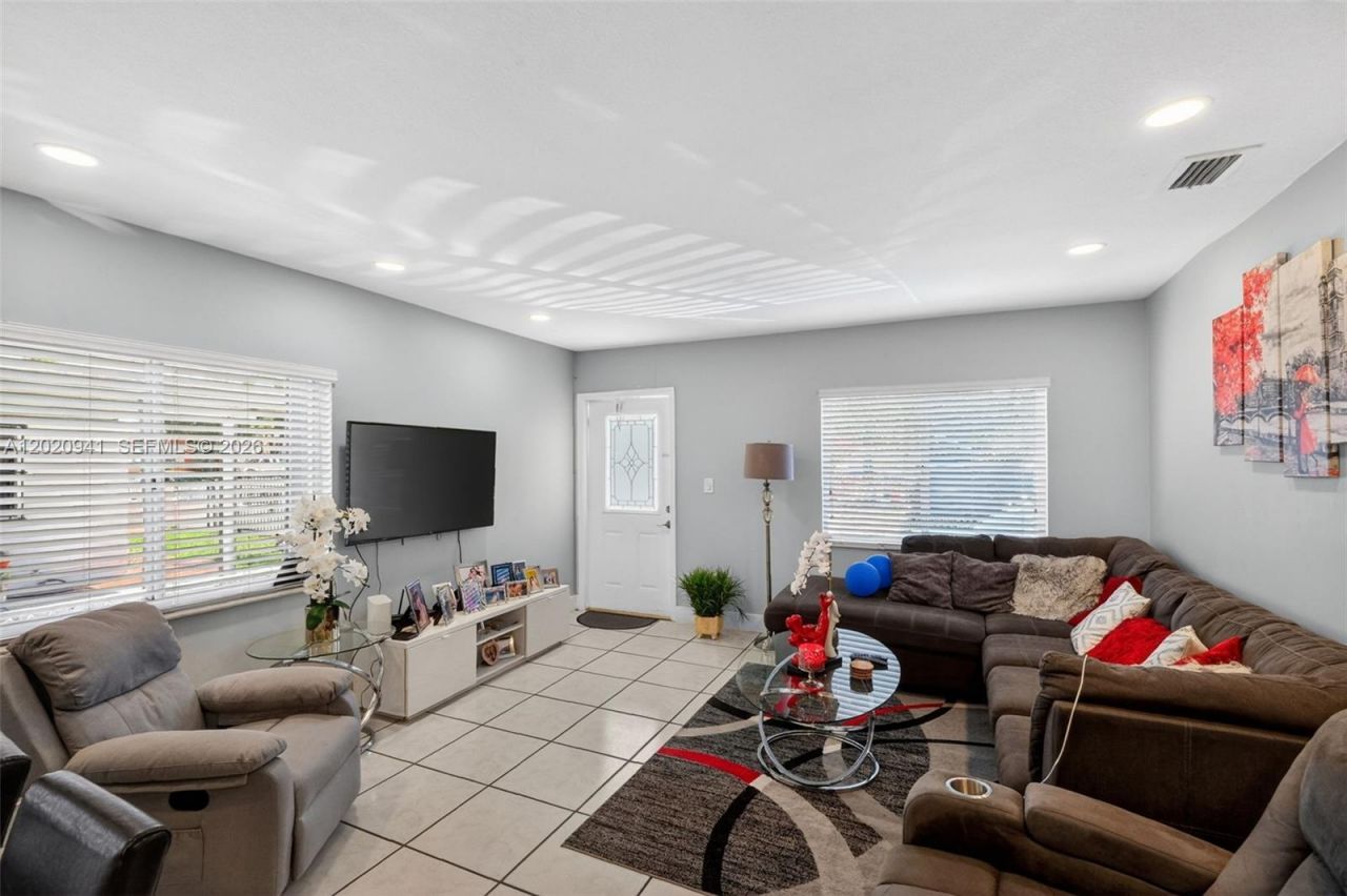 3501 SW 12th St , Miami, FL 33135 Photo