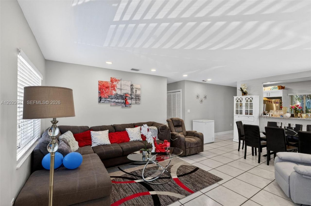 3501 SW 12th St , Miami, FL 33135 Photo