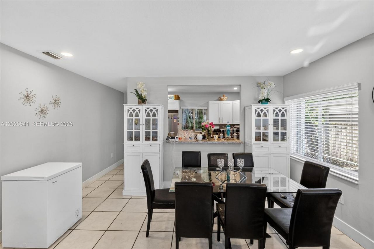 3501 SW 12th St , Miami, FL 33135 Photo
