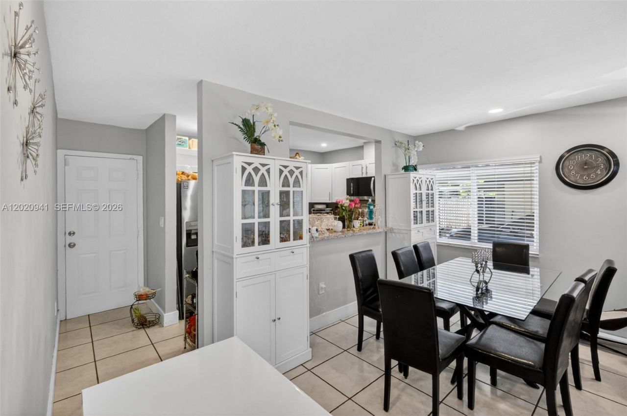 3501 SW 12th St , Miami, FL 33135 Photo