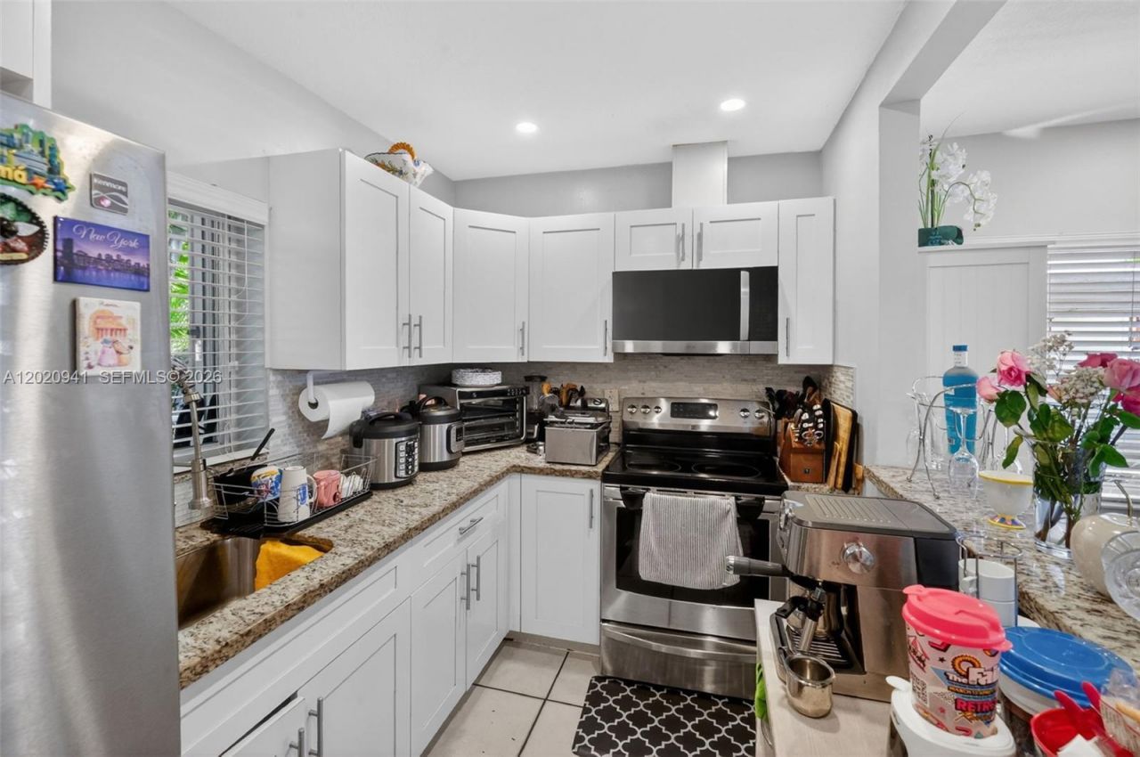 3501 SW 12th St , Miami, FL 33135 Photo