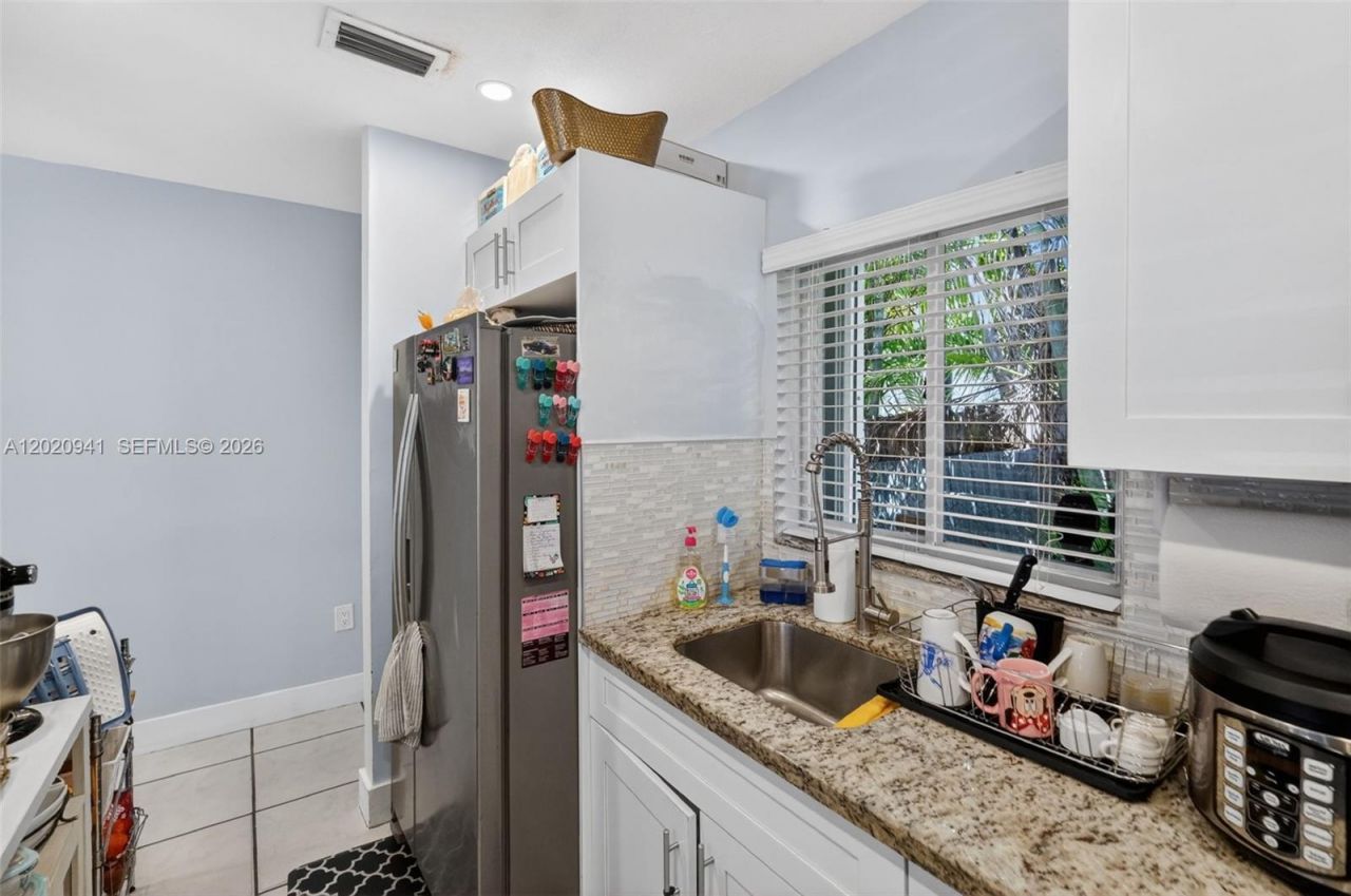 3501 SW 12th St , Miami, FL 33135 Photo