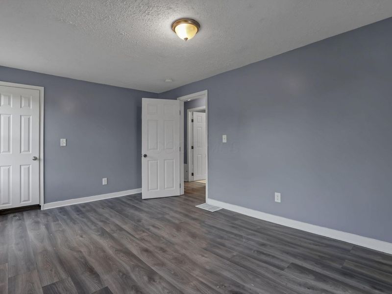 588 S Waverly Street , Columbus, OH 43213 Photo 16