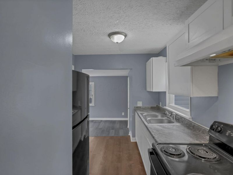 588 S Waverly Street , Columbus, OH 43213 Photo 6