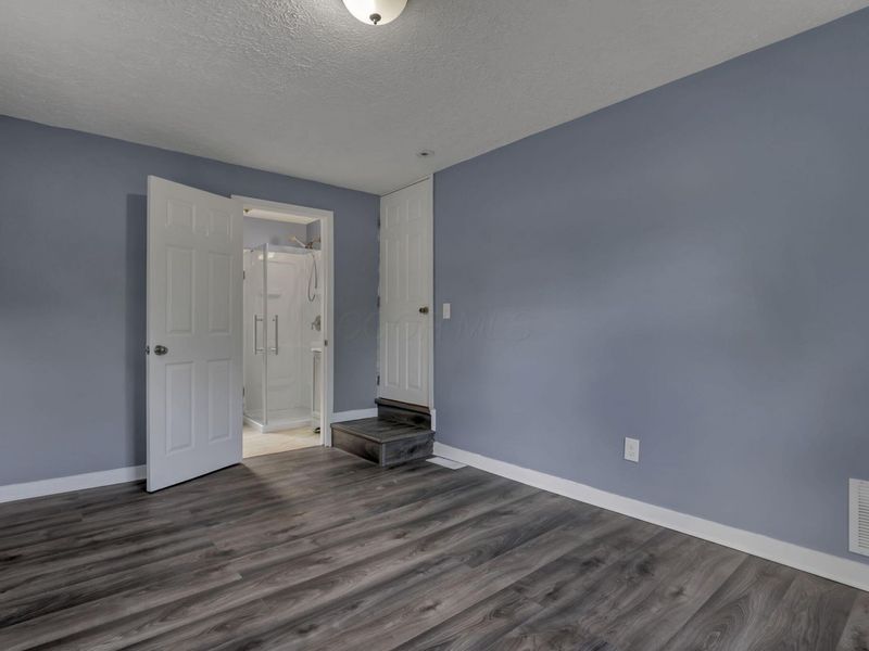 588 S Waverly Street , Columbus, OH 43213 Photo 9