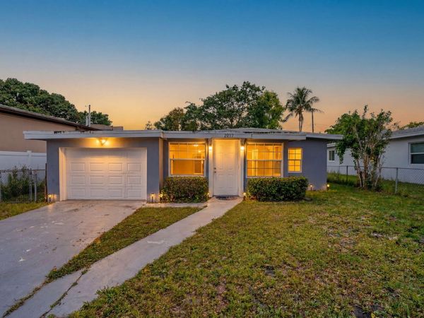 2917 NW 7th Court, Unit 2917, Fort Lauderdale, FL 33311