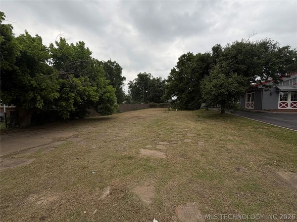 4739 S 33rd West Avenue , Tulsa, OK 74107