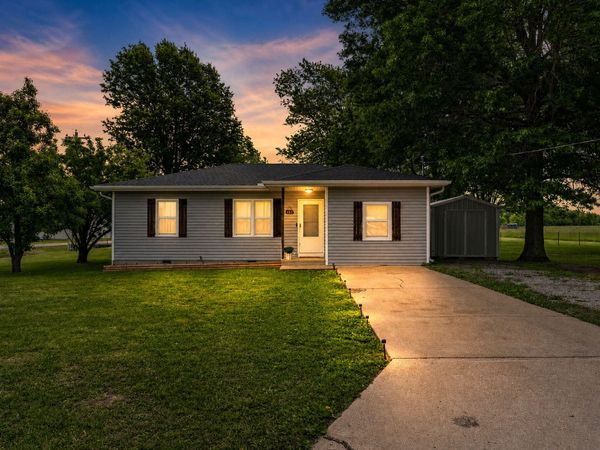106 S Lorraine Street , Seymour, MO 65746