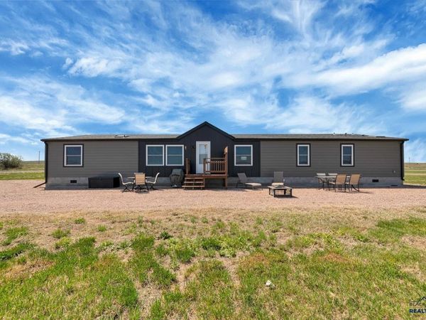 13232 HILLSVIEW DR, Hot Springs, SD 57747