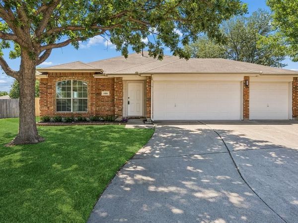 1001 Crane Circle, Saginaw, TX 76131