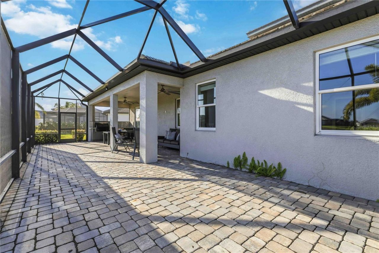 17109 Sweetwater Village Drive , Lakewood Ranch, FL 34211 Photo