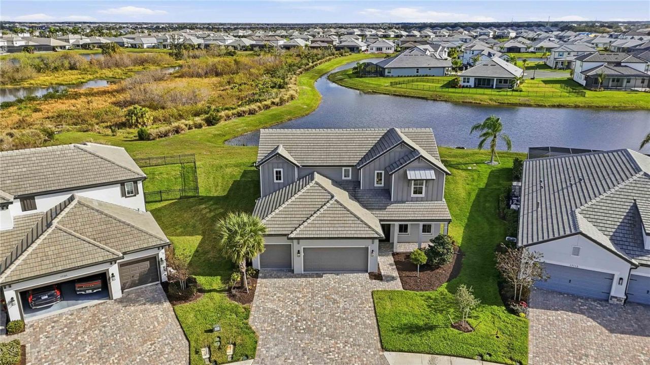 17109 Sweetwater Village Drive , Lakewood Ranch, FL 34211 Photo