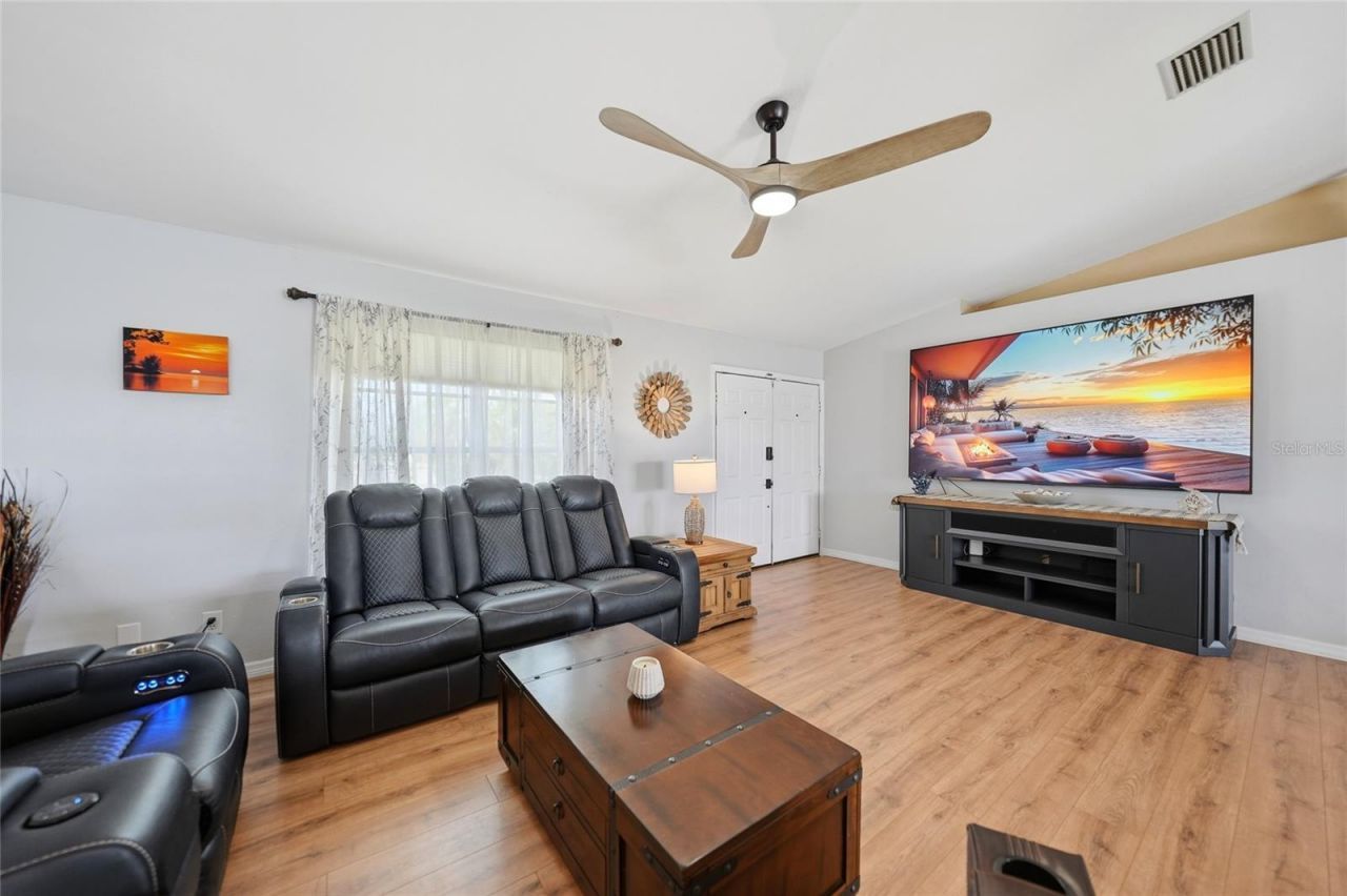 515 Gleason Parkway, Cape Coral, FL 33914 Photo