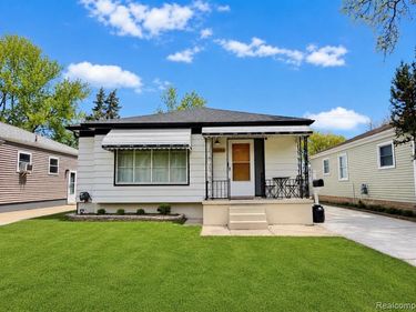 24684 Lambrecht Avenue , Eastpointe, MI 48021