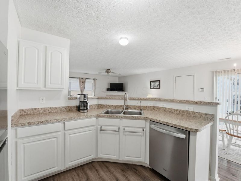 7825 Chicroy Street, Unit 320, Blacklick, OH 43004 Photo 8