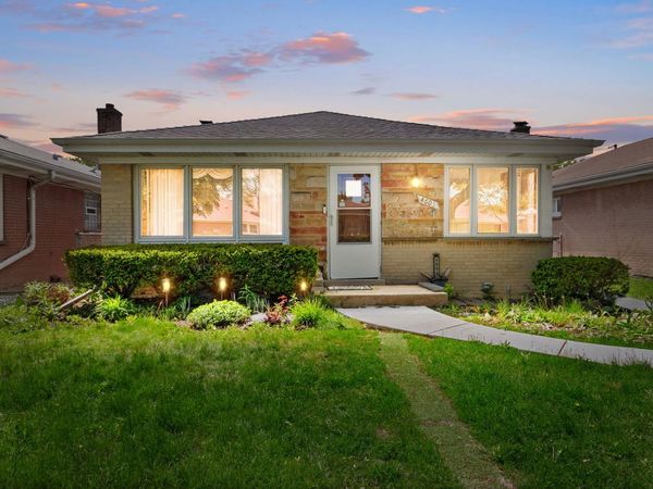 4605 Jerome Avenue , Skokie, IL 60076