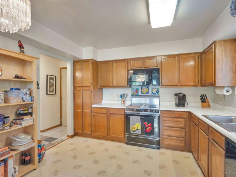 3170 Lakepointe Court, Unit 34, Cincinnati, OH 45248 Photo 19