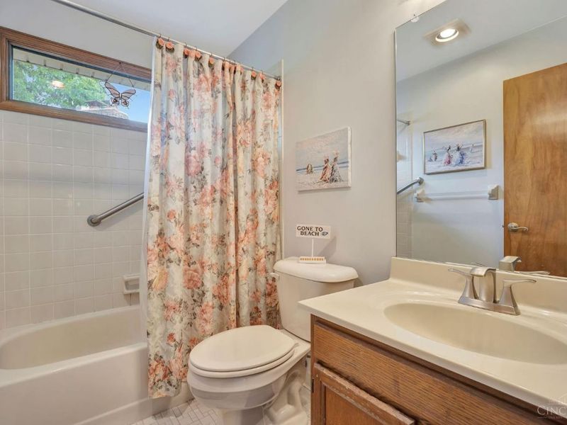 3170 Lakepointe Court, Unit 34, Cincinnati, OH 45248 Photo 30